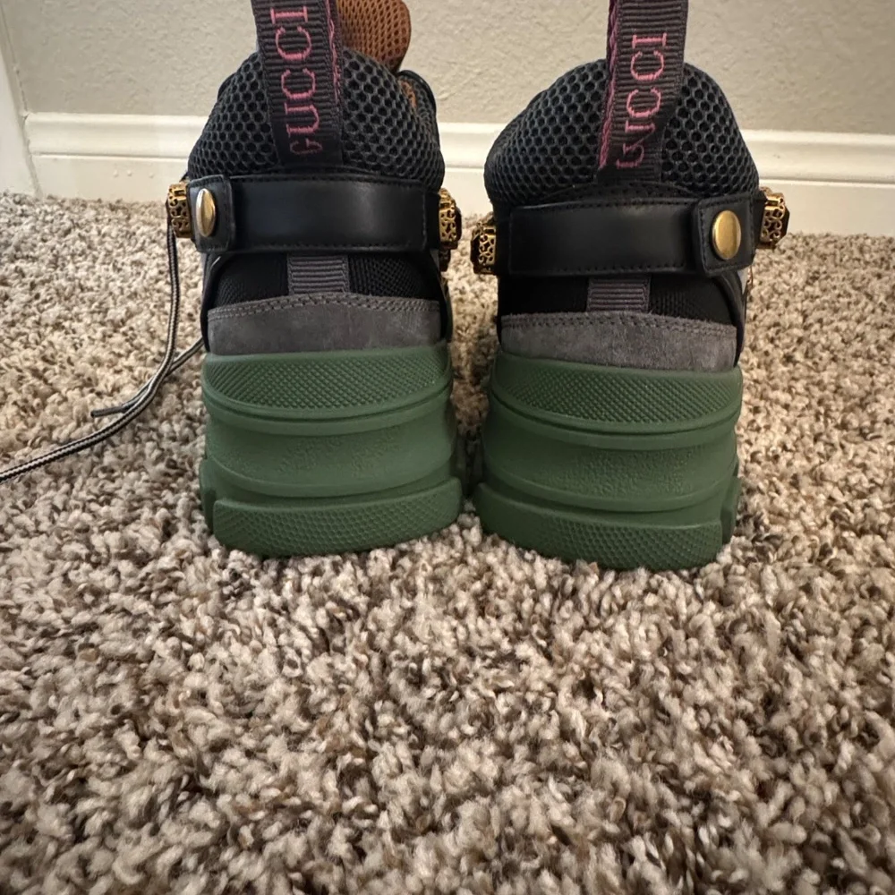 Gucci Women’s Flasktek SEGA Green removable Crystal - Picture 2 of 7